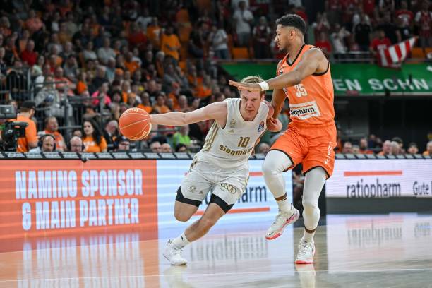 2小时鏖战 2小时鏖战