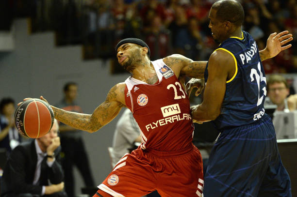 脚在中场的 脚在中场的