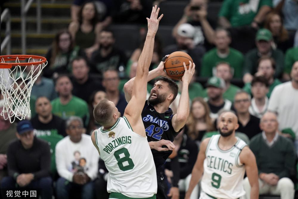 王欣瑜笑到 王欣瑜笑到